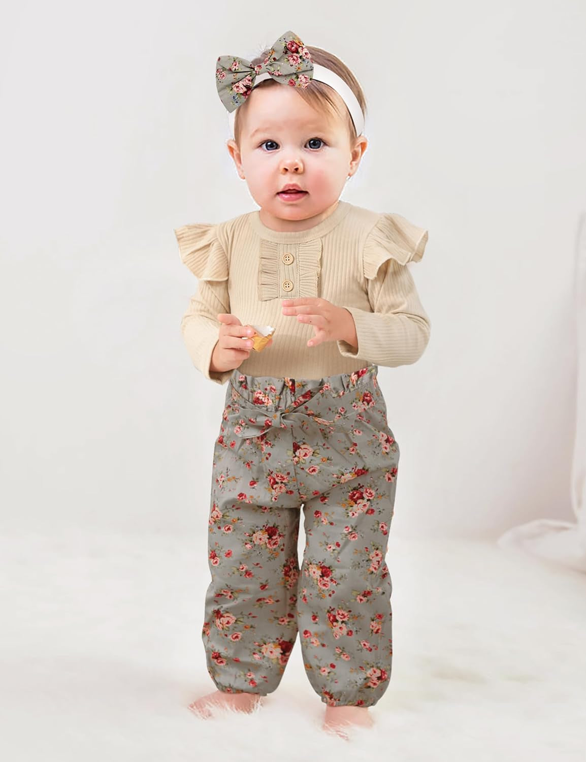 Adorable 3-Piece Newborn Baby Girl Outfit: Ruffle Bodysuit, Floral Pants & Matching Headband - Soft Cotton Newborn Set.