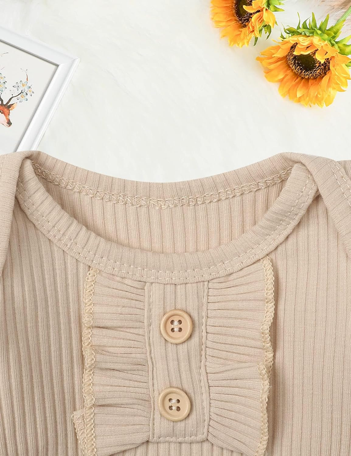 Adorable 3-Piece Newborn Baby Girl Outfit: Ruffle Bodysuit, Floral Pants & Matching Headband - Soft Cotton Newborn Set.