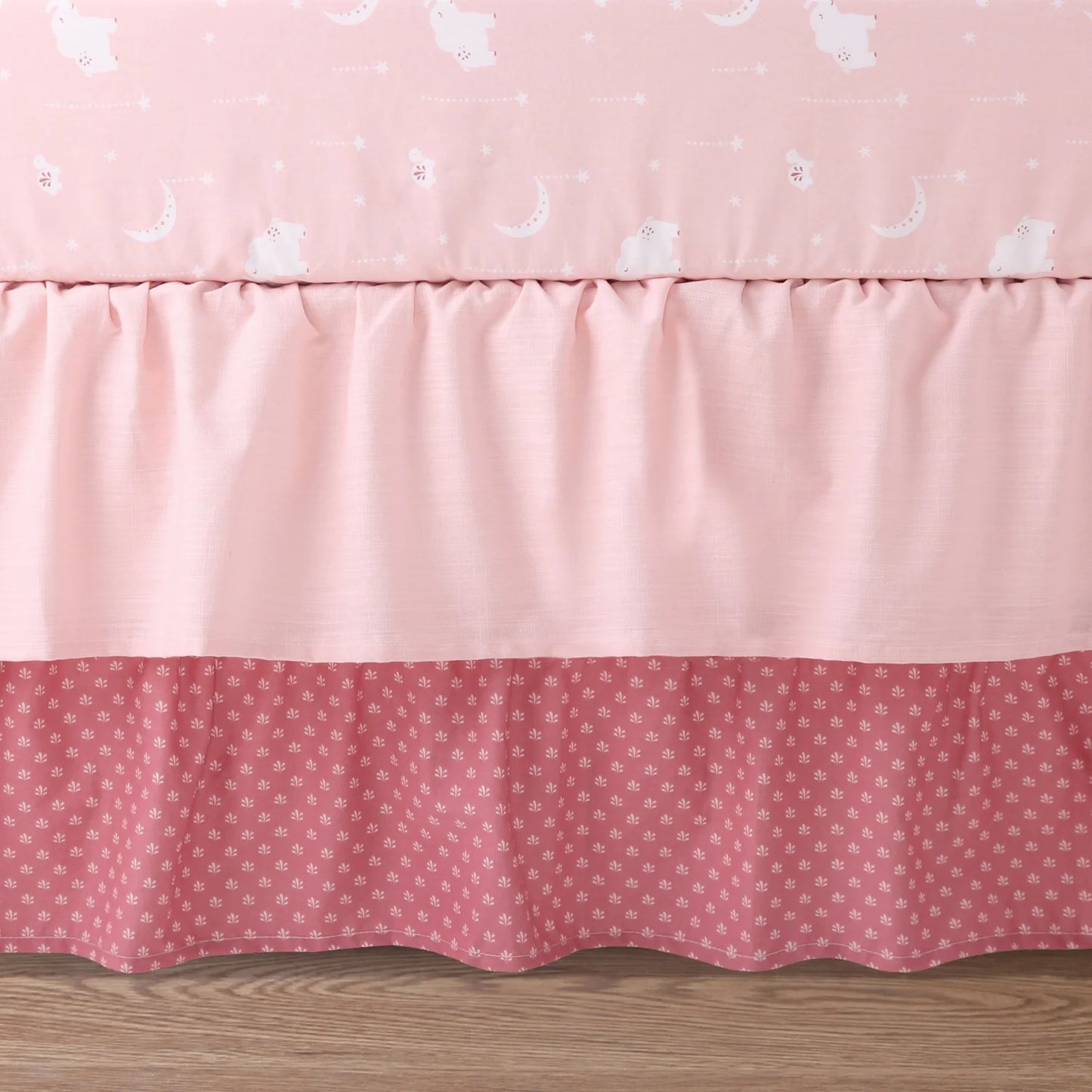 Create a Cozy Safari Oasis with Our Adorable 4-Piece Organic Cotton Crib Bedding Set for Baby Girls